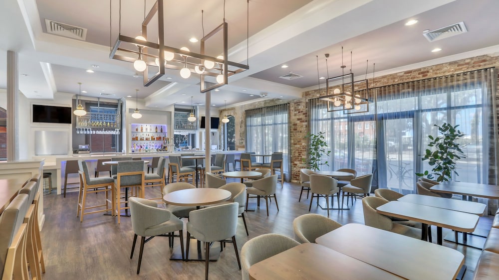 staybridge suites savannah historic district by ihg