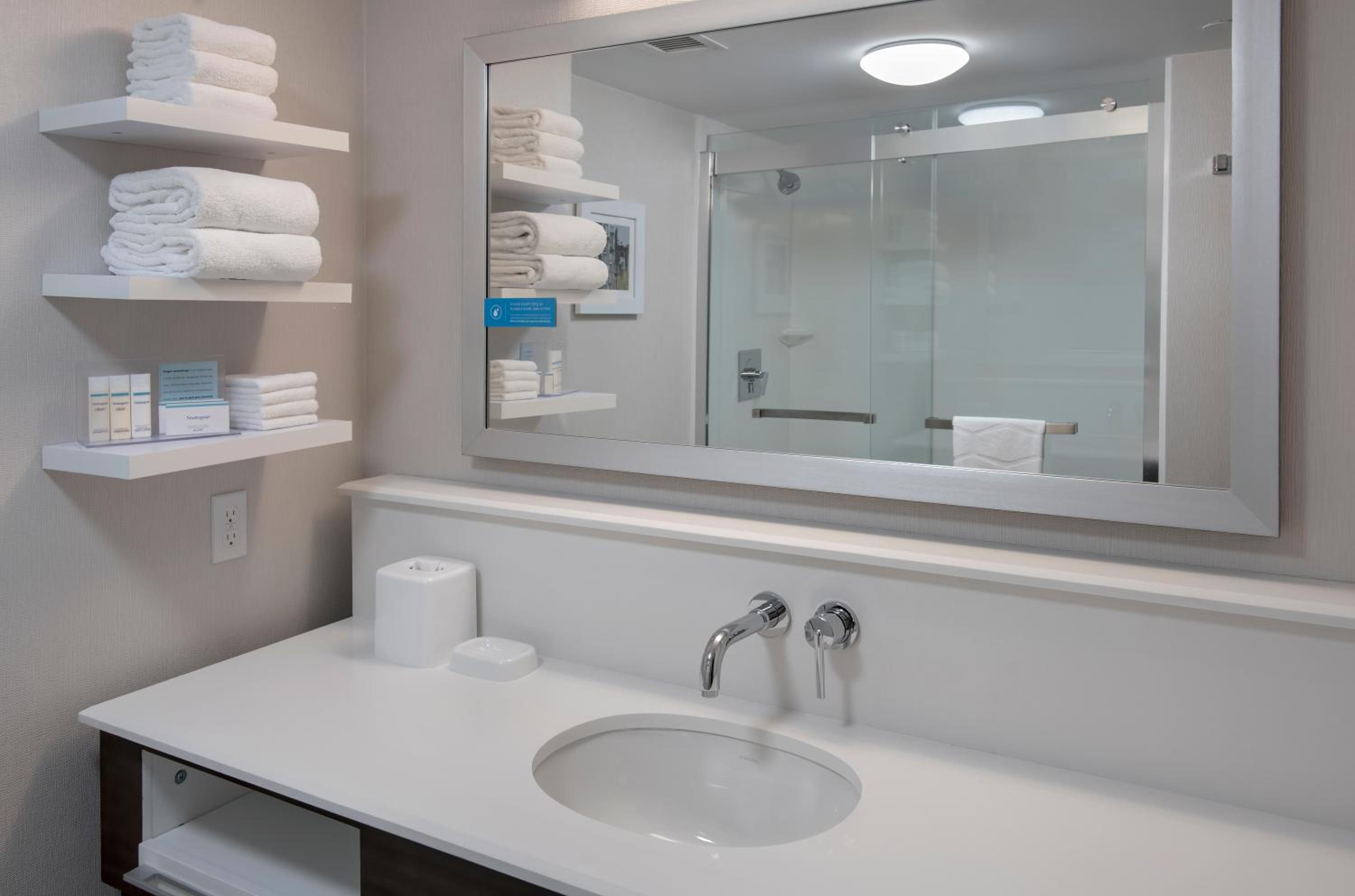 hampton inn boston logan airport