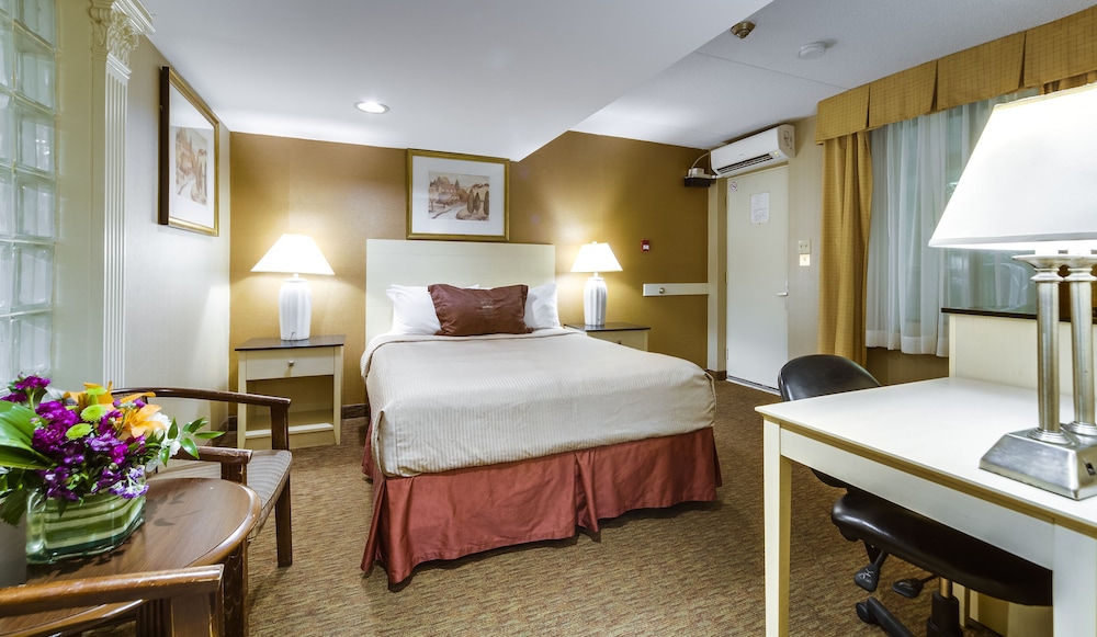 monte carlo inn toronto west suites