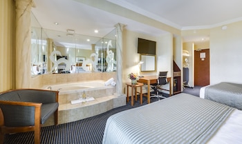 monte carlo inn toronto west suites