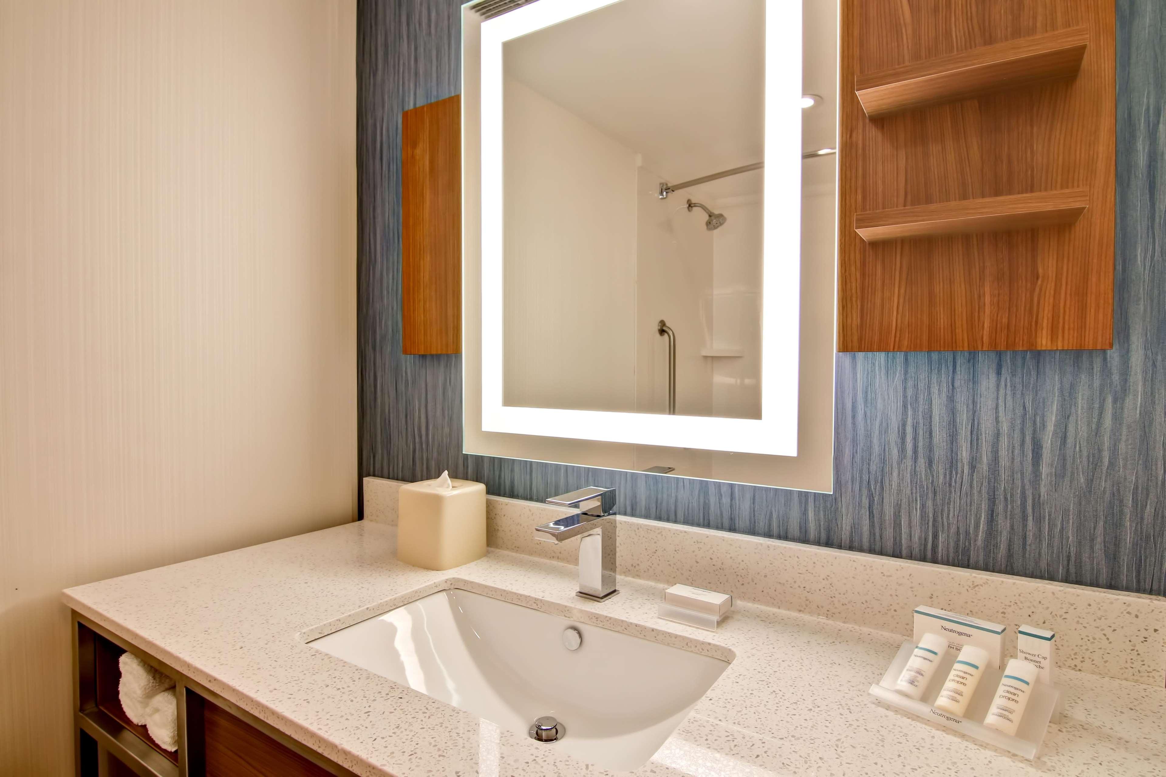 hilton garden inn toronto mississauga