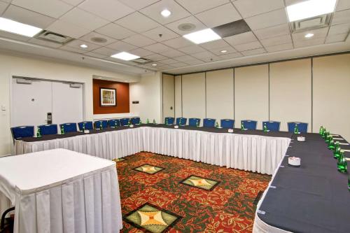 hilton garden inn toronto mississauga