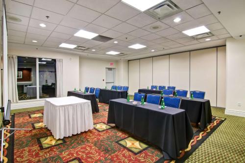 hilton garden inn toronto mississauga