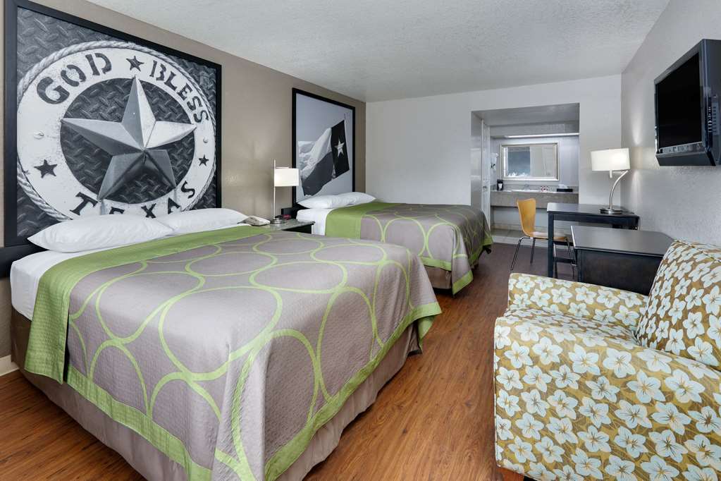 super 8 by wyndham san antonio pearl district downtown