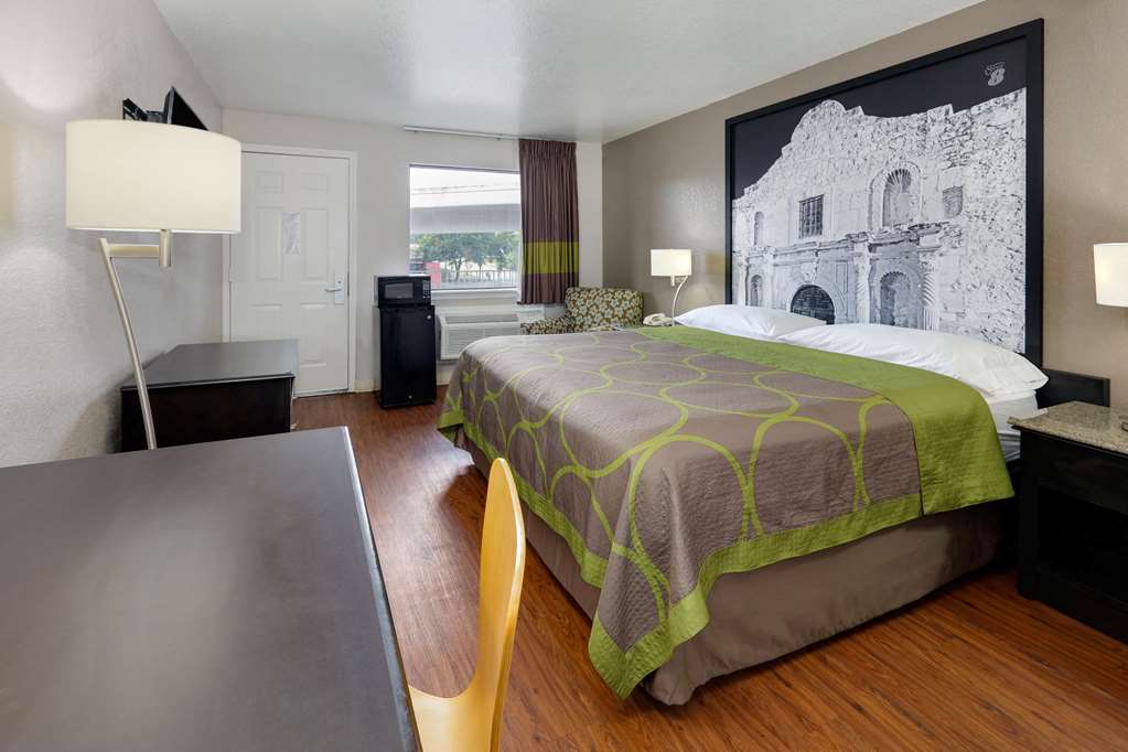 super 8 by wyndham san antonio pearl district downtown