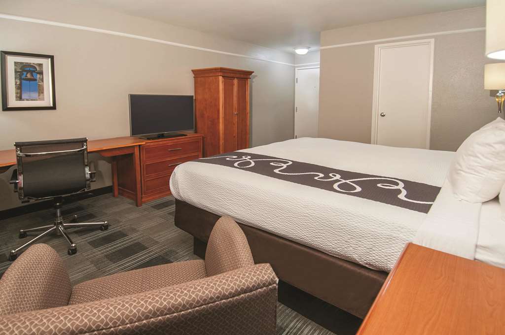 la quinta inn by wyndham san antonio brooks city base