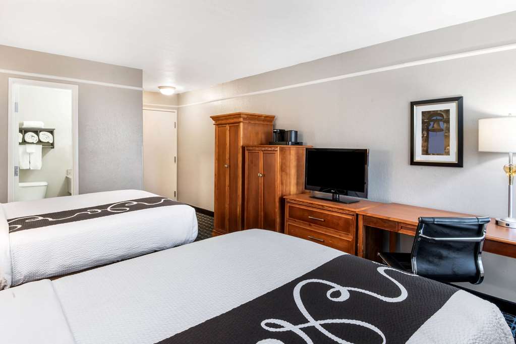 la quinta inn by wyndham san antonio brooks city base