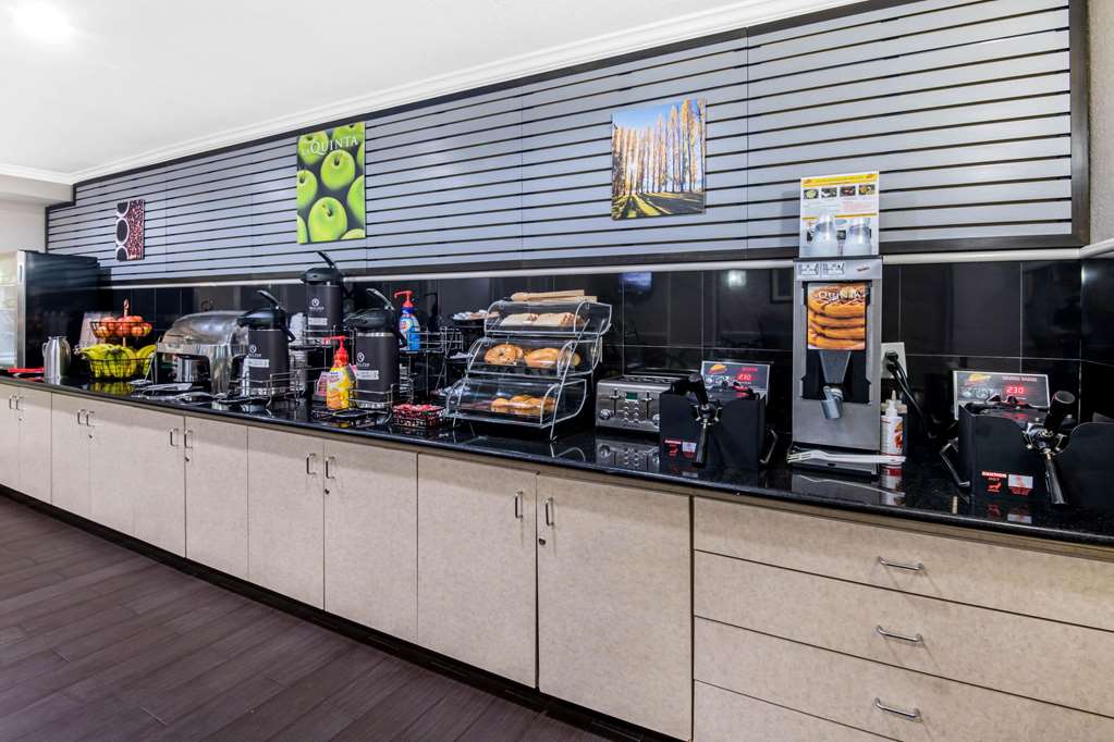 la quinta inn by wyndham san antonio brooks city base