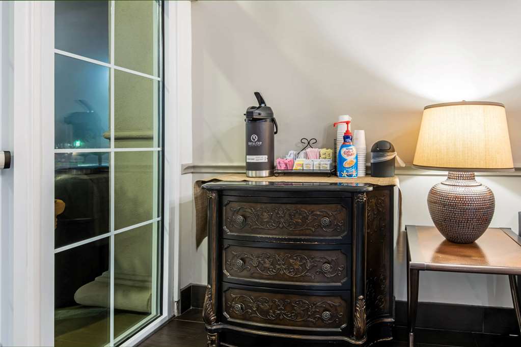 la quinta inn by wyndham san antonio brooks city base