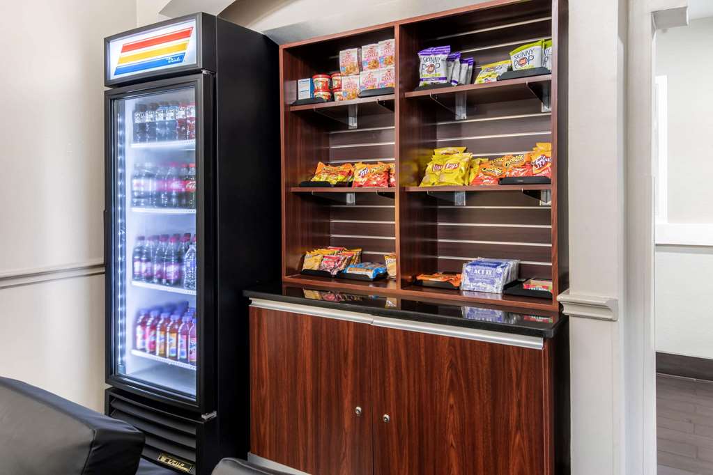 la quinta inn by wyndham san antonio brooks city base