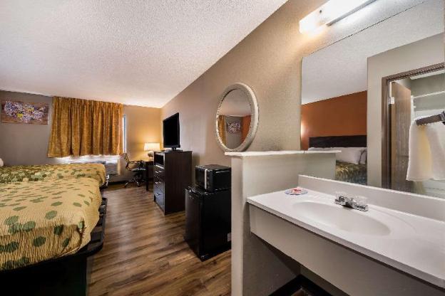 econo lodge san antonio near seaworld medical center