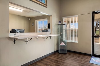 econo lodge san antonio near seaworld medical center