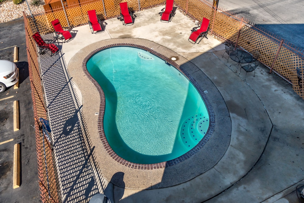 econo lodge san antonio near seaworld medical center