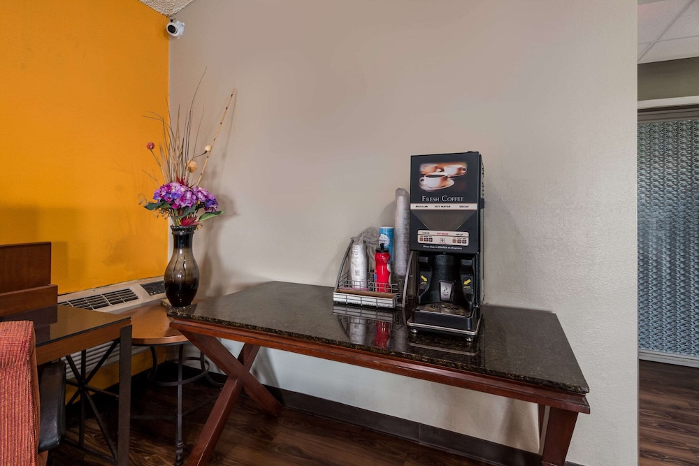 econo lodge san antonio near seaworld medical center