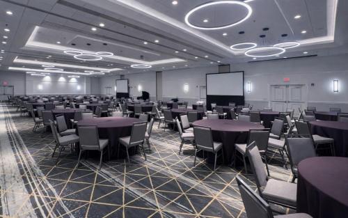 holiday inn san antonio riverwalk by ihg