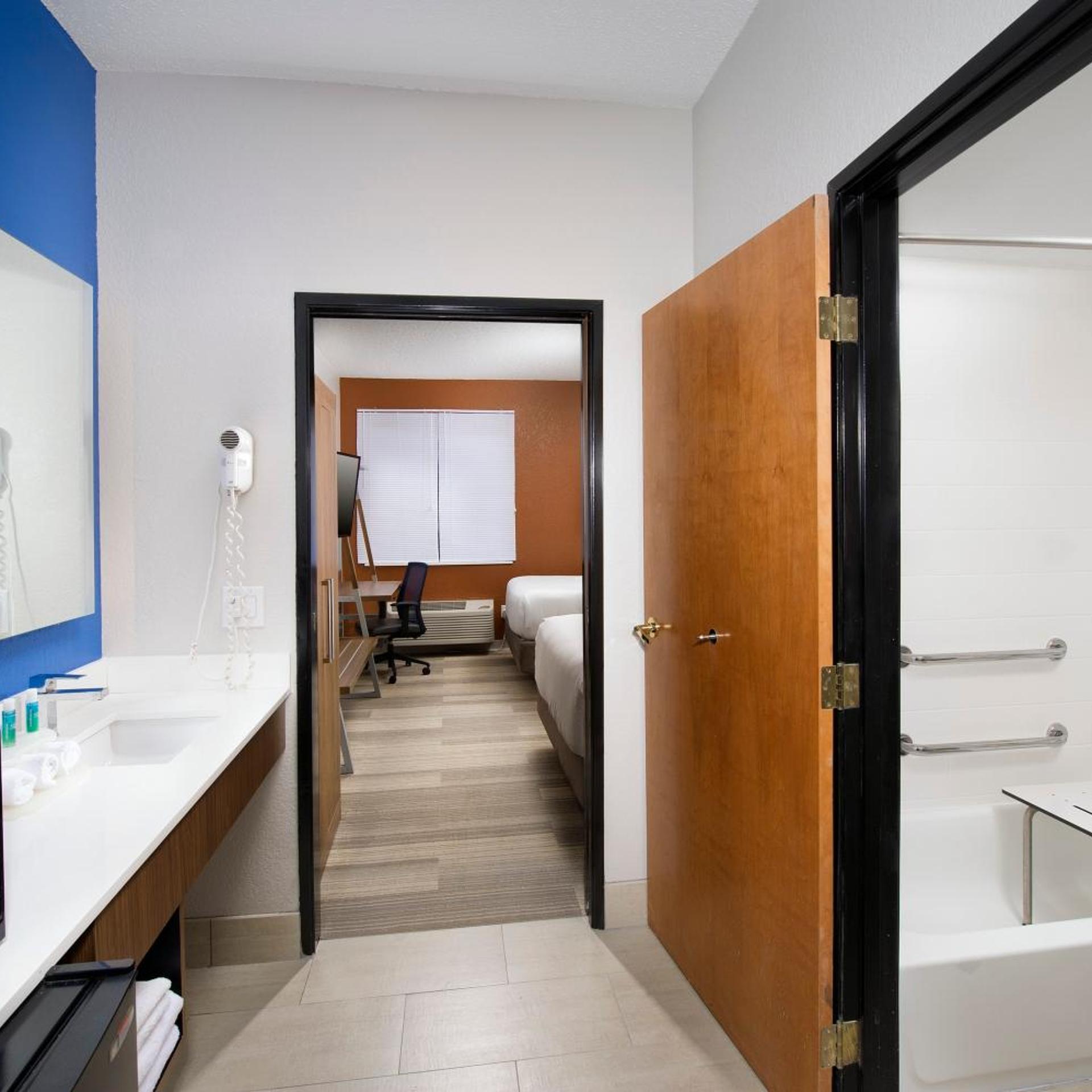 holiday inn express hotel and suites san antonio downtown market area