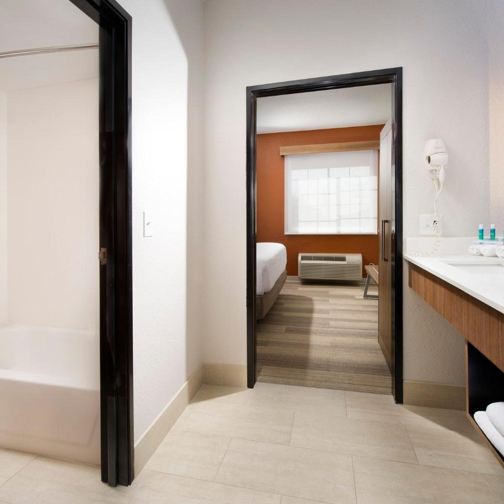 holiday inn express hotel and suites san antonio downtown market area
