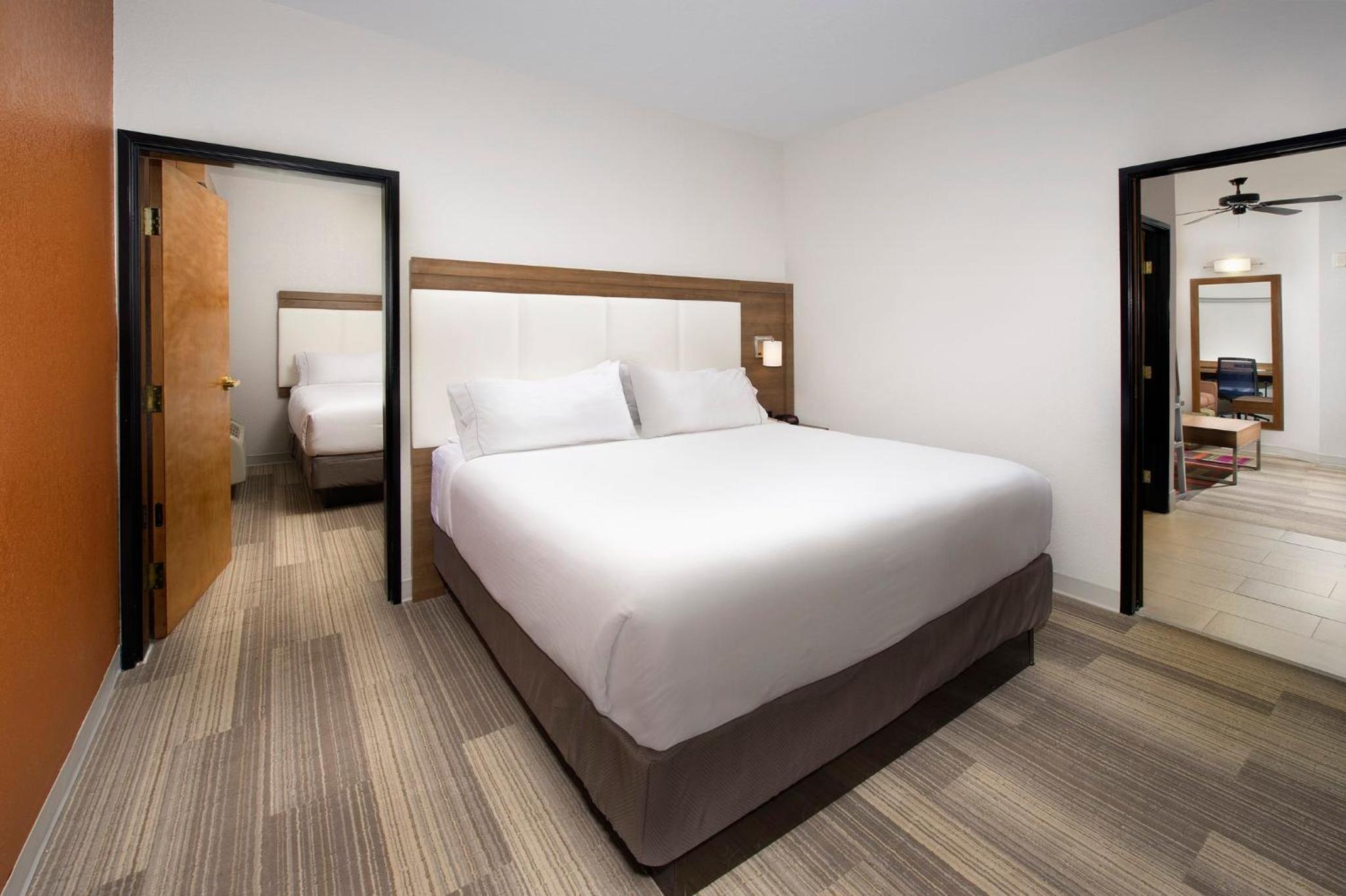 holiday inn express hotel and suites san antonio downtown market area