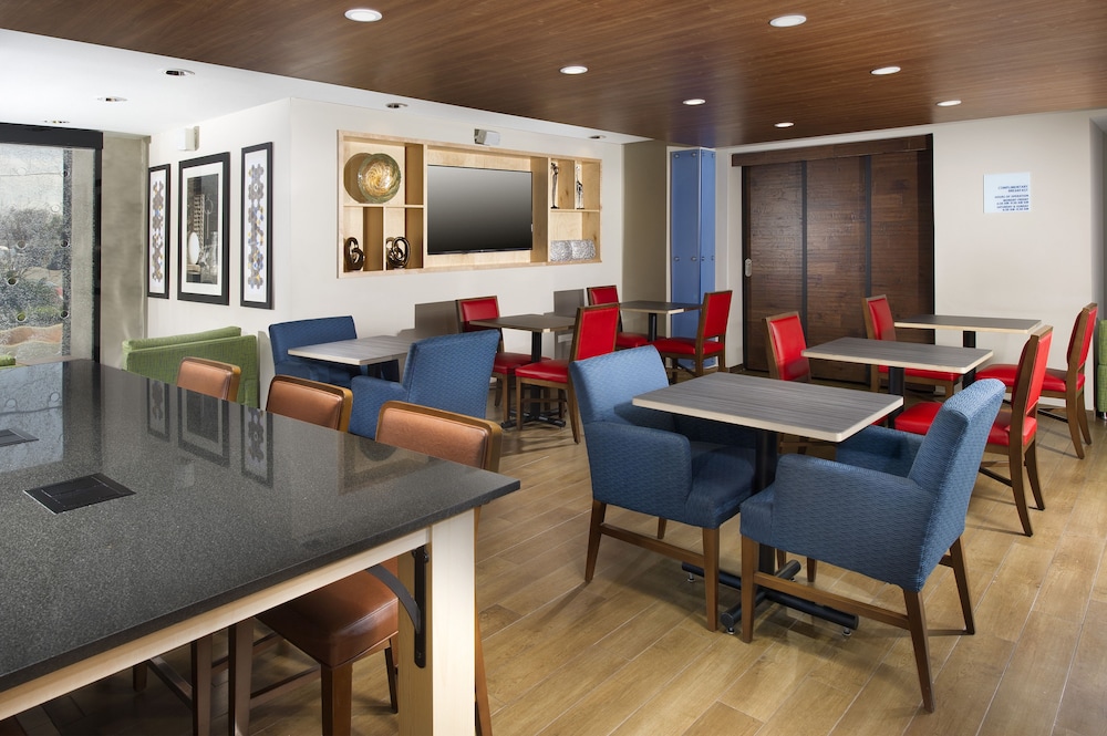 holiday inn express hotel and suites san antonio downtown market area