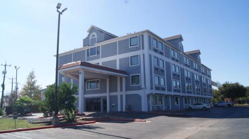 holiday inn express hotel and suites san antonio downtown market area