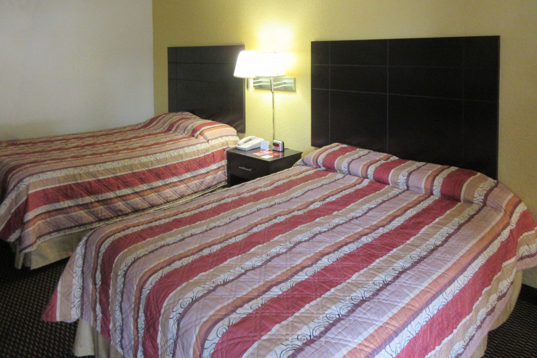 econo lodge near lackland air force base seaworld