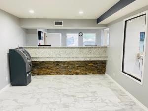 econo lodge near lackland air force base seaworld