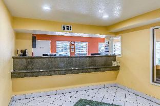 econo lodge near lackland air force base seaworld