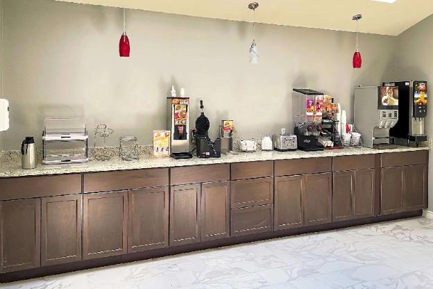 econo lodge near lackland air force base seaworld