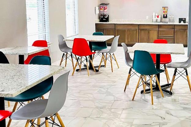 econo lodge near lackland air force base seaworld