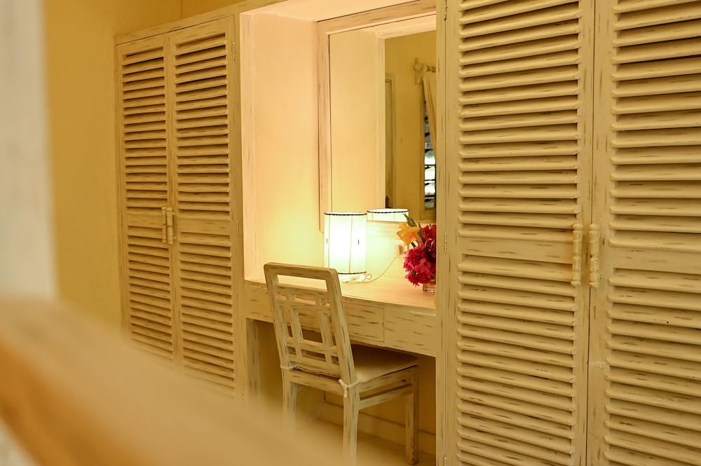 lions house luxury villa