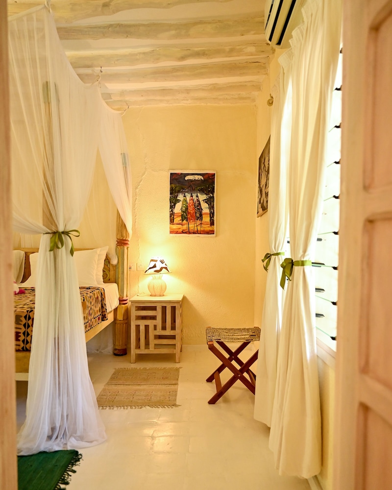 lions house luxury villa