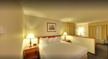 days inn suites by wyndham by the falls
