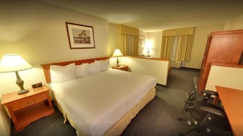 days inn suites by wyndham by the falls