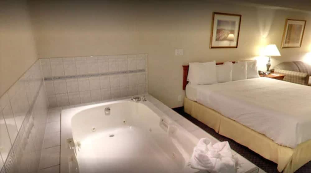 days inn suites by wyndham by the falls