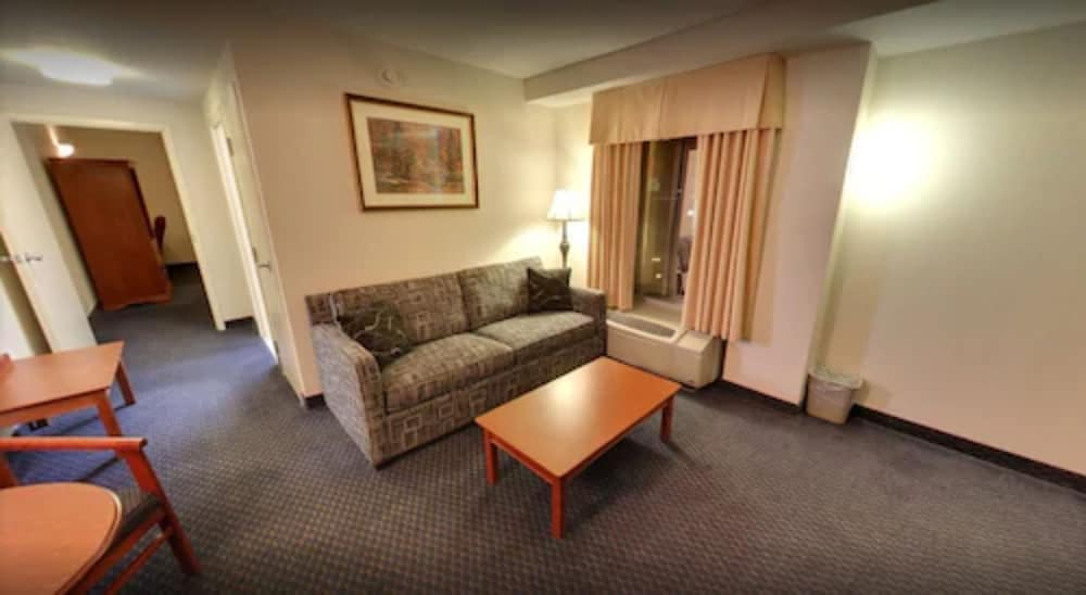 days inn suites by wyndham by the falls