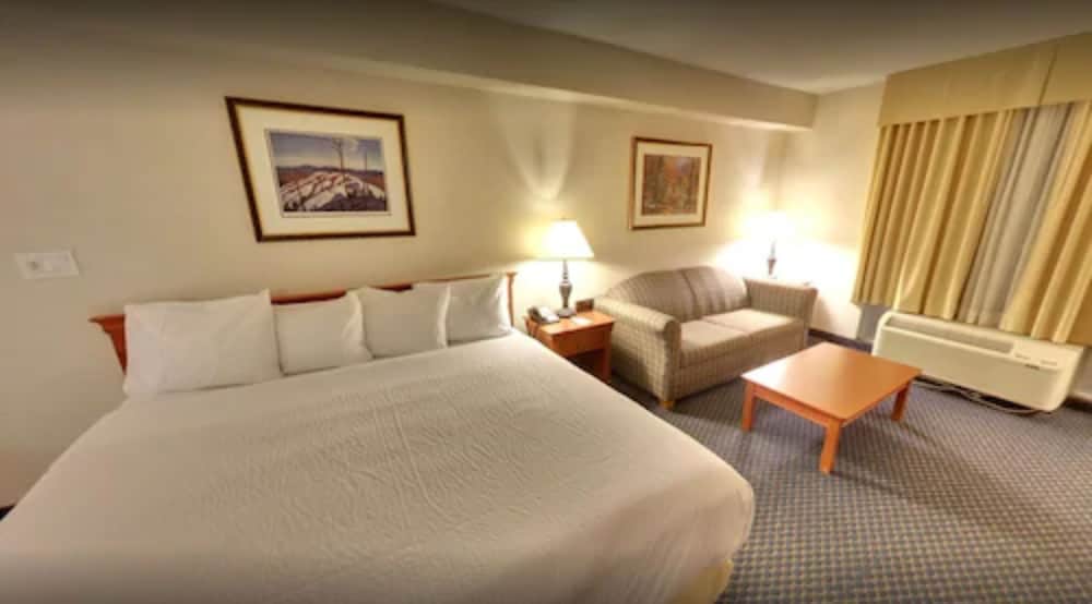days inn suites by wyndham by the falls