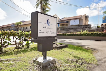 waterside suites and marina