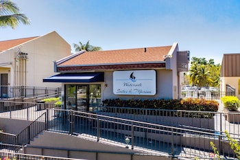 waterside suites and marina