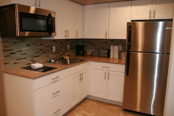 waterside suites and marina