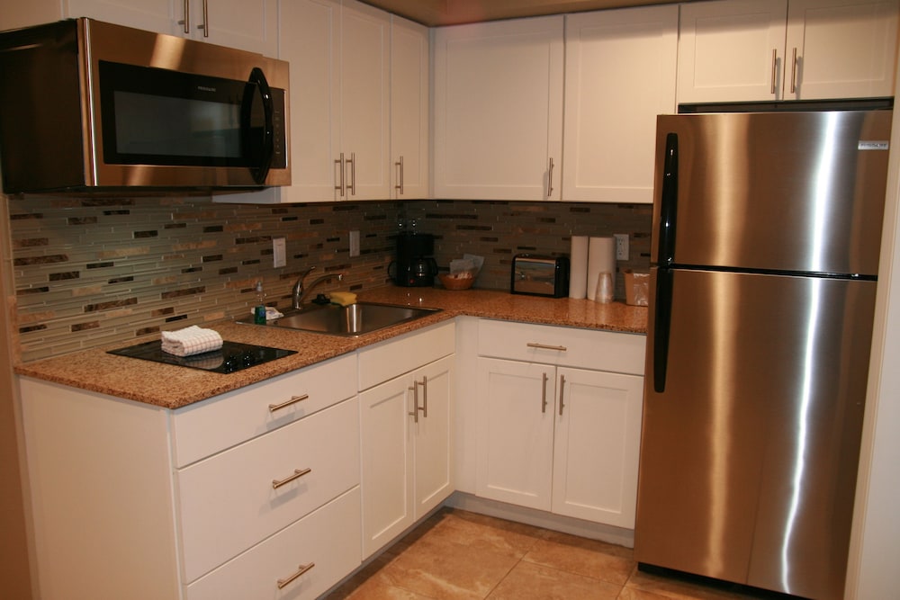 waterside suites and marina