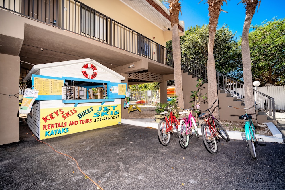 waterside suites and marina