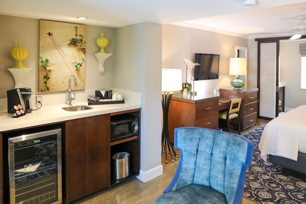 almond tree inn hotel adults only