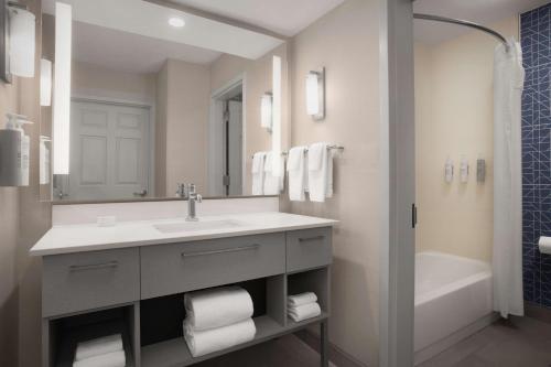 homewood suites by hilton alexandria pentagon south