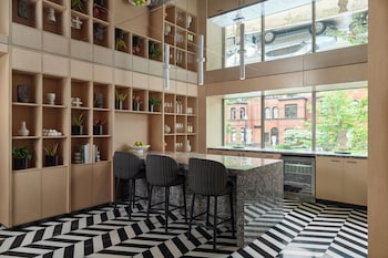 hotel aka washington circle