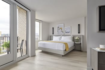 hotel aka washington circle