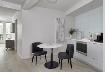 hotel aka washington circle