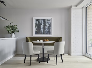 hotel aka washington circle