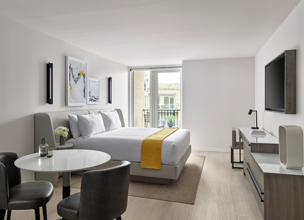 hotel aka washington circle