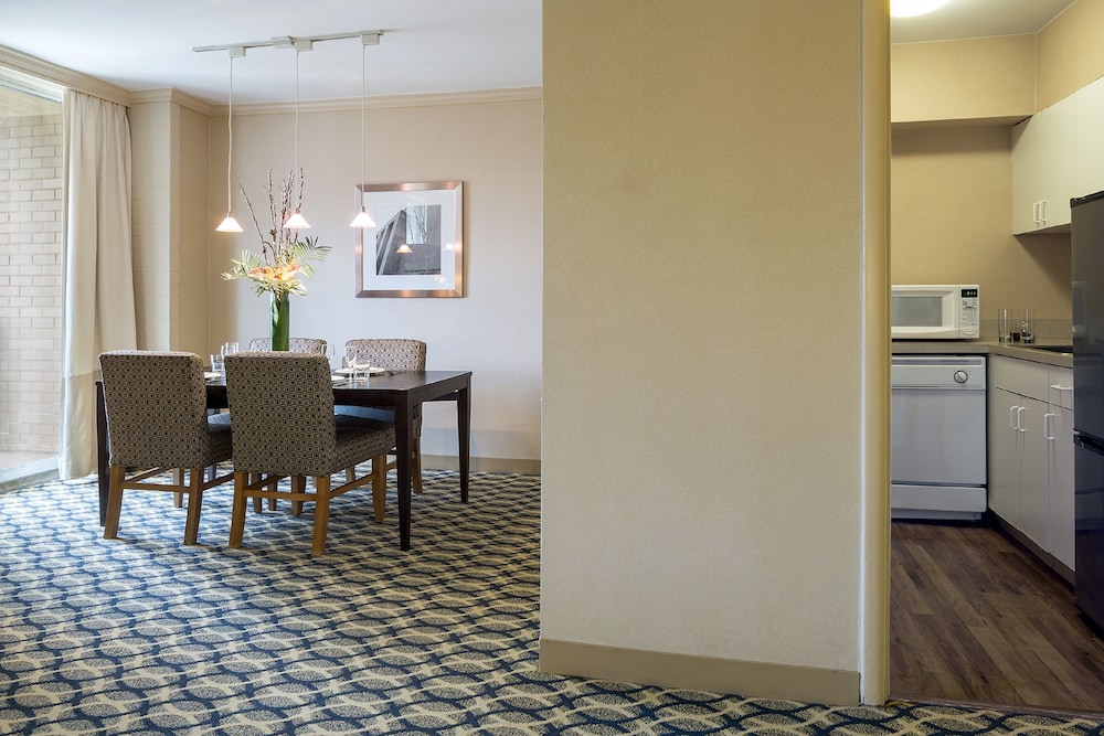 hotel aka washington circle