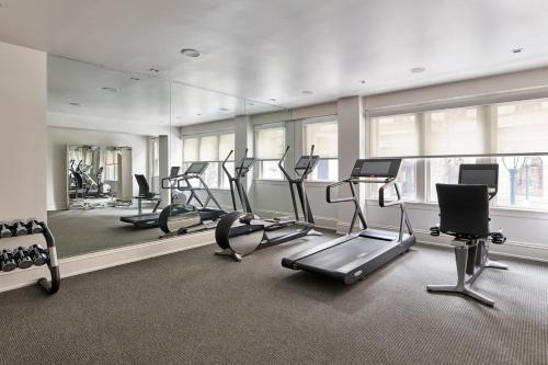 hotel aka washington circle